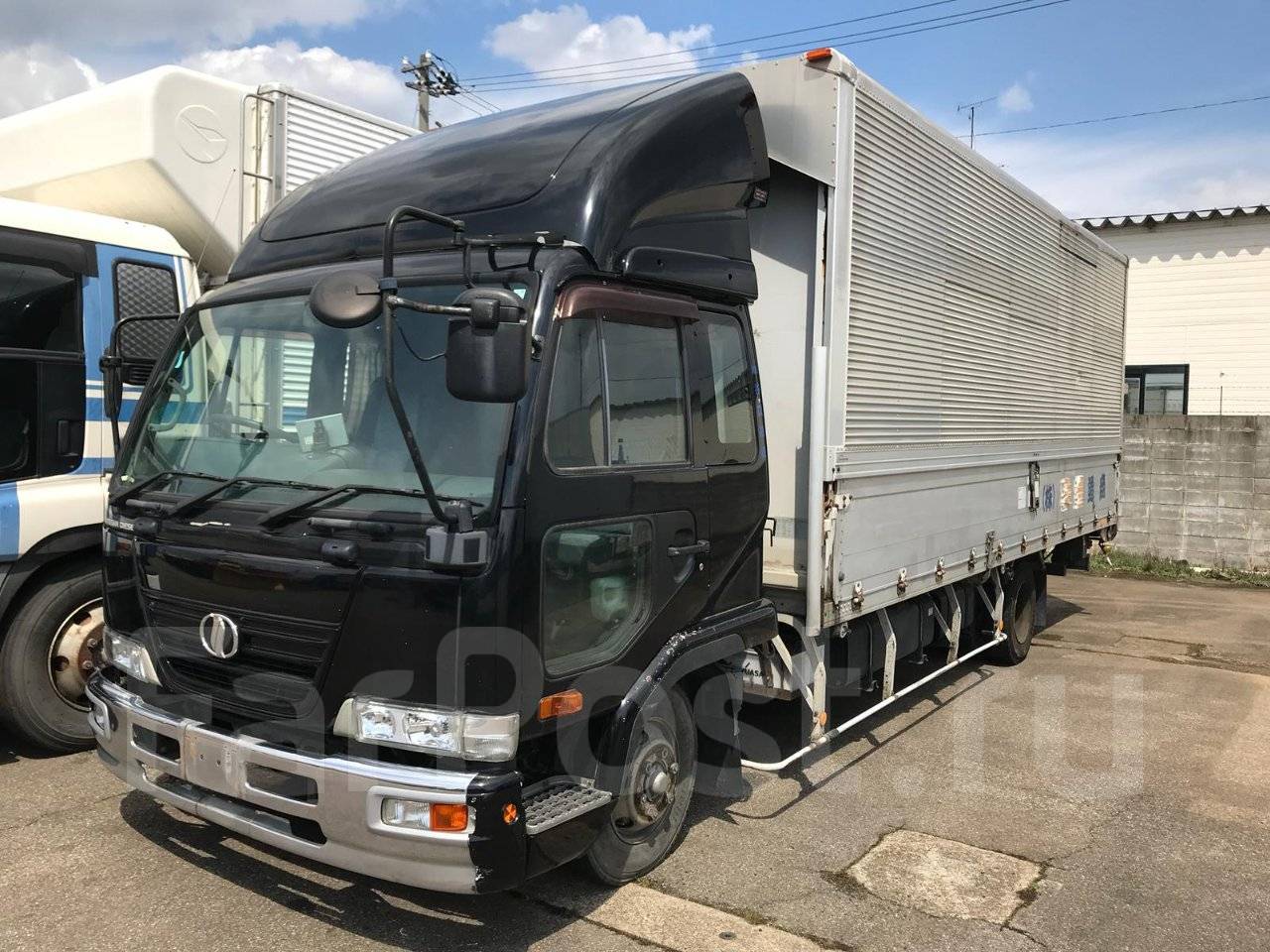 Ниссан дизель бу купить на авито. Nissan Diesel Condor 2003. Ниссан дизель Кондор бабочка. Ниссан дизель 5 тонн бабочка. Аппарель Nissan Diesel.