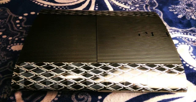 Sony PlayStation 3 Super Slim ����