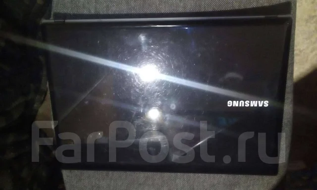 Samsung R440. 14", 2����, ��� 4 ��, ���� 250���, WiFi: 1, Bluetooth: 1, ����������� �� 3��. ����