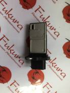 Датчик расхода воздуха. Infiniti: QX56, M45, Q40, QX50, Q45, M56, Q50, FX35, EX25, FX37, QX70, M25, G25, Q60, FX45, EX35, EX37, FX30d, G35, M37, FX50...