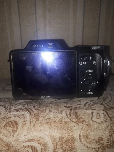 Sony Cyber-shot DSC-H10. 8 - 8.9 ��, ���: 10� ����