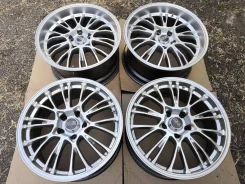 OZ Racing Botticelli. 8.0/9.0x18", 5x120, ET34/40 ����
