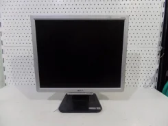 Acer. 17" ����