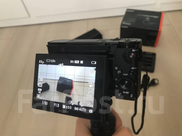 Sony Cyber-shot DSC-RX100 III ����