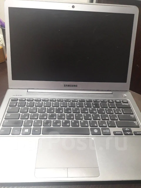 Samsung 530U3C. 13.3", 1,7����, ��� 4 ��, ���� 500���, WiFi: 1, Bluetooth: 1 ����