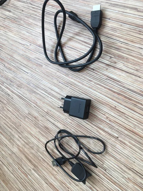 Sony HDR-CX405 ����