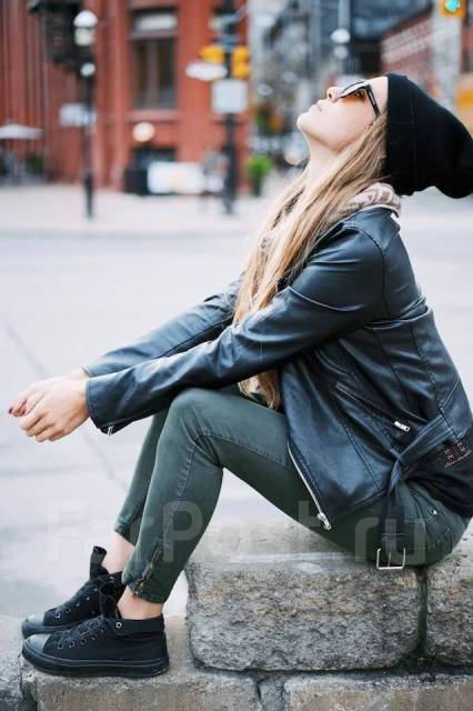 Black Converse outfit