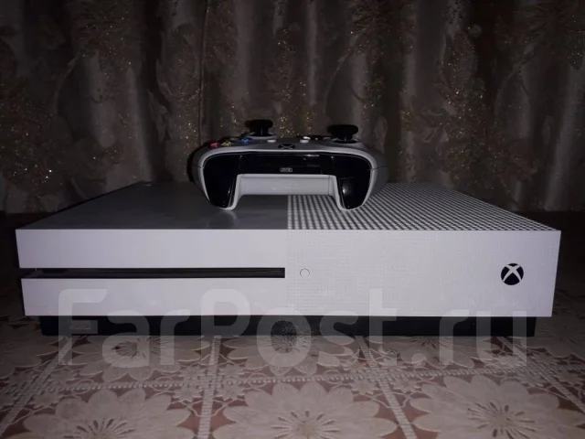 Microsoft Xbox One S ����
