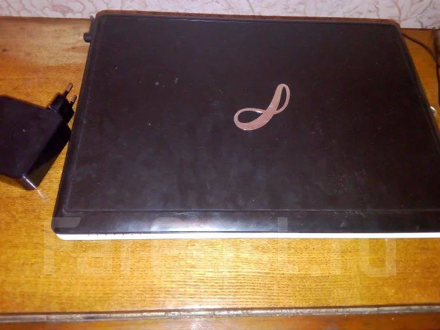 Roverbook. ��� 1024 ��, ���� 512���, Bluetooth: 1 ����