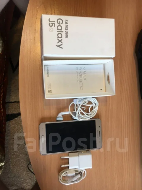 Samsung Galaxy J5. �/�, ������� ����