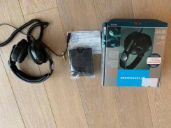 Sennheiser HD 215 ����