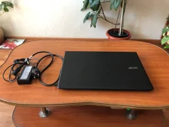 Acer TravelMate. 15.6", 2 300,0����, ��� 8 ��, ���� 1 000���, WiFi, Bluetooth, ����������� �� 5��.