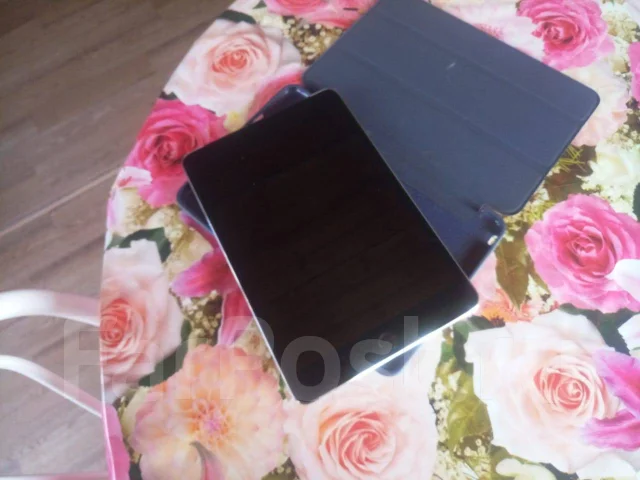 Apple iPad Mini 4 ����