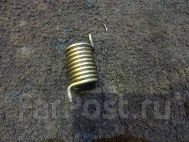 Пружина натяжного ролика грм. Пружина натяжного ролика грм. 8 грм. Пружина натяжителя volvo fl. Пружина натяжителя грм suzuki.