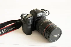 Canon EOS 5D Mark II Body ����