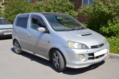 Daihatsu YRV ����