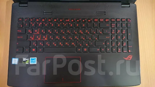 Asus ROG. 15.6", 2,3����, ��� 8 ��, ���� 1 000���, WiFi: 1, Bluetooth: 1, ����������� �� 6��. ����