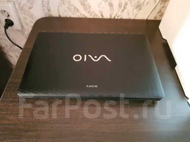 Sony VAIO. 15.6", 2,3����, ��� 4 ��, ���� 500���, WiFi: 1, Bluetooth: 1, ����������� �� 2��. ����