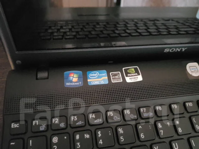 Sony VAIO. 15.6", 2,3����, ��� 4 ��, ���� 500���, WiFi: 1, Bluetooth: 1, ����������� �� 2��. ����