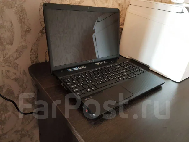 Sony VAIO. 15.6", 2,3����, ��� 4 ��, ���� 500���, WiFi: 1, Bluetooth: 1, ����������� �� 2��. ����
