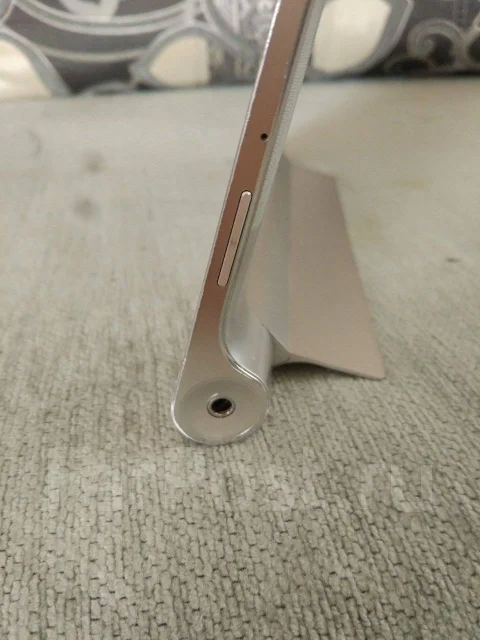 Lenovo Yoga Tablet 10 ����