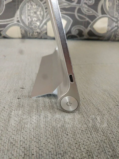 Lenovo Yoga Tablet 10 ����