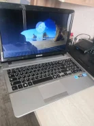 Samsung 300E5E. 15.6", 2,6����, ��� 6 ��, ���� 400���, WiFi: 1, Bluetooth: 1, ����������� �� 3��. ����