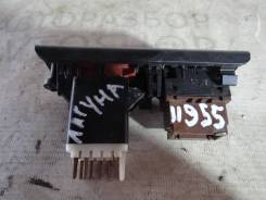 Кнопка включения аварийной сигнализации. Renault Laguna, BT0/1, DT0/1, KT0/1 Двигатели: F4R, F4RT, M9R