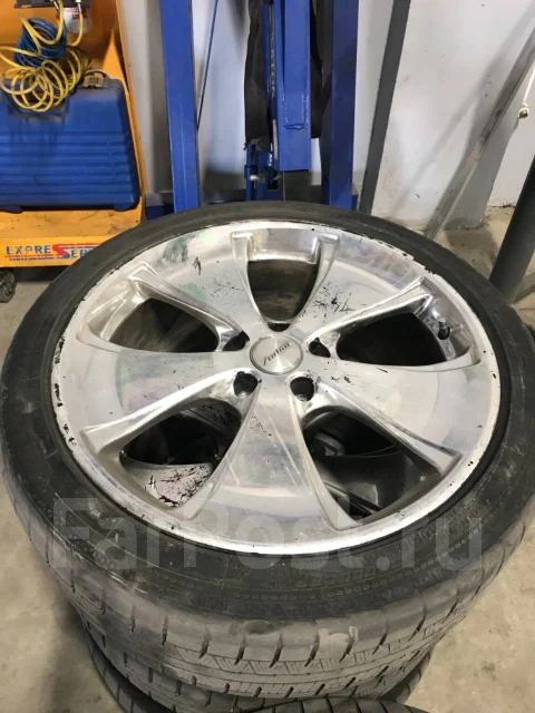 Blitz. 9.0/8.0x19", 5x114.3, ET38/45 ����
