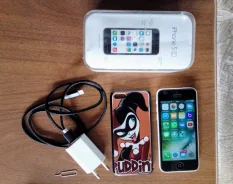 Apple iPhone 5c. �/�, �����, 4G LTE ����