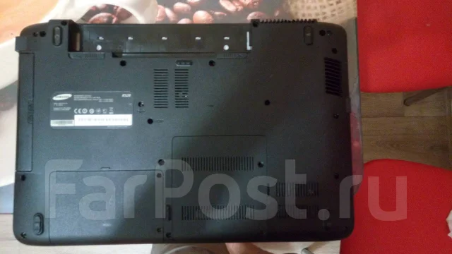 Samsung R528. 15.6", 2,2����, ��� 2048 ��, ���� 30���, WiFi: 1, Bluetooth: 1, ����������� �� 1��. ����