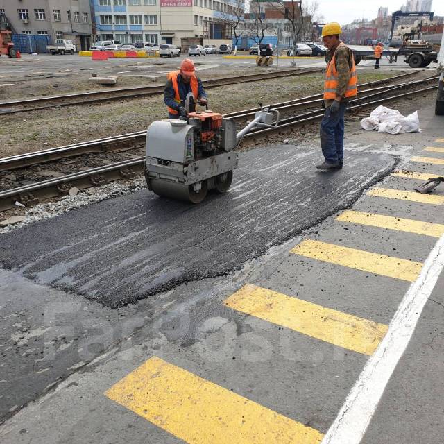 Асфальтирование. Асфальт. Резиновое покрытие. Выезд по краю ...