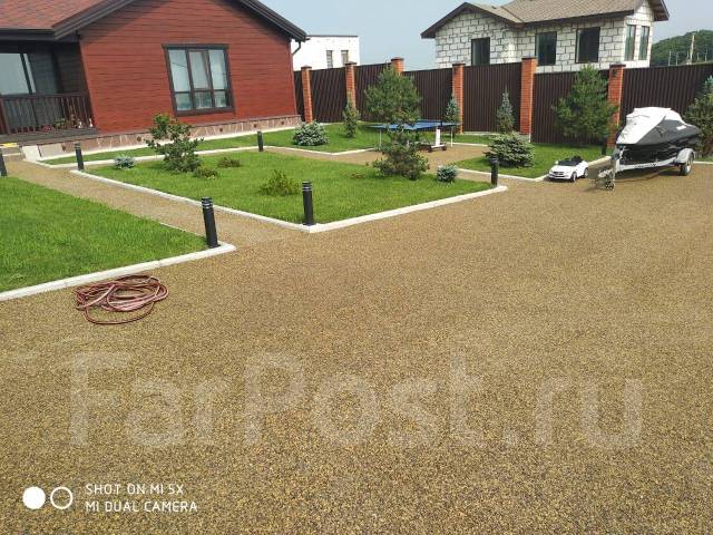 Асфальтирование. Асфальт. Резиновое покрытие. Выезд по краю ...