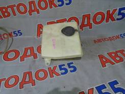Бачок стеклоомывателя. Toyota Mark II, GX100, GX105, GX90, JZX100, JZX101, JZX105, JZX90, JZX91, JZX93, LX100, LX90, SX90, JZX90E, JZX91E, LX90Y Toyot...