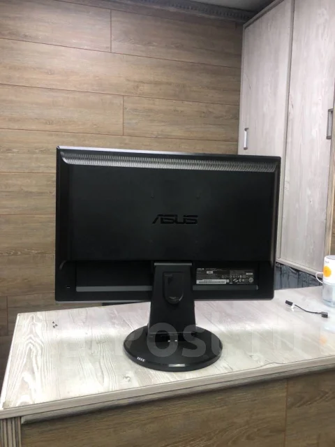 Asus. 21.6" ����