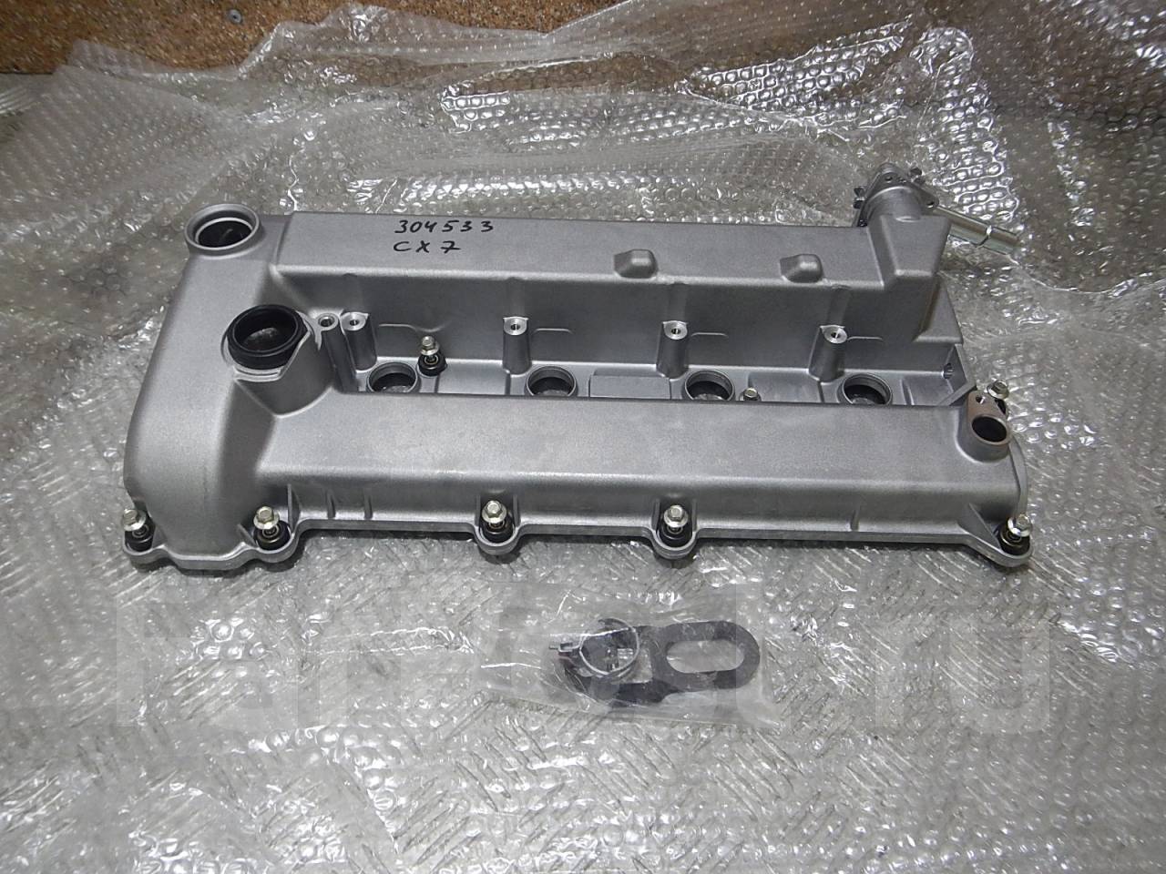 Крышка гбц мазда сх7. Клапанная крышка мазда сх7 2. 3. Клапанная крышка мазда сх7 3,7. Клапанная крышка мазда сх7 2.