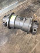 Komatsu PC200. Каток опорный