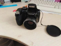 Fujifilm FinePix S1600. 10 - 14.9 ��, ���: 14� � ����� ����