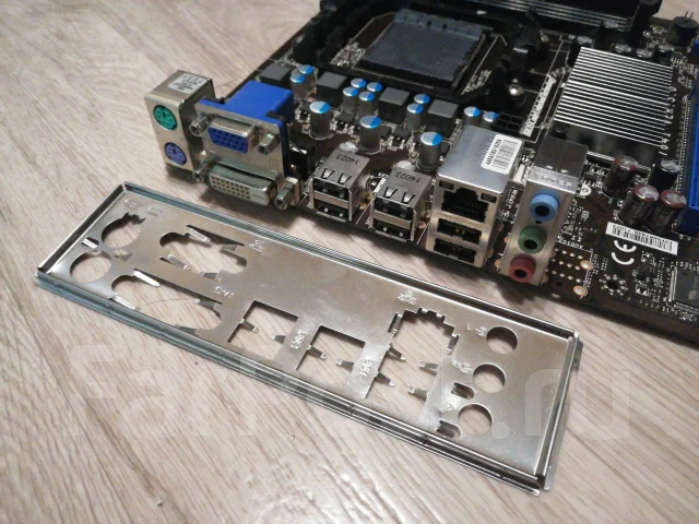 Socket AM3+ ����