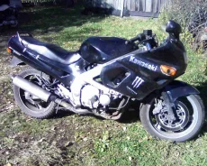 Kawasaki ZZR 400 ����