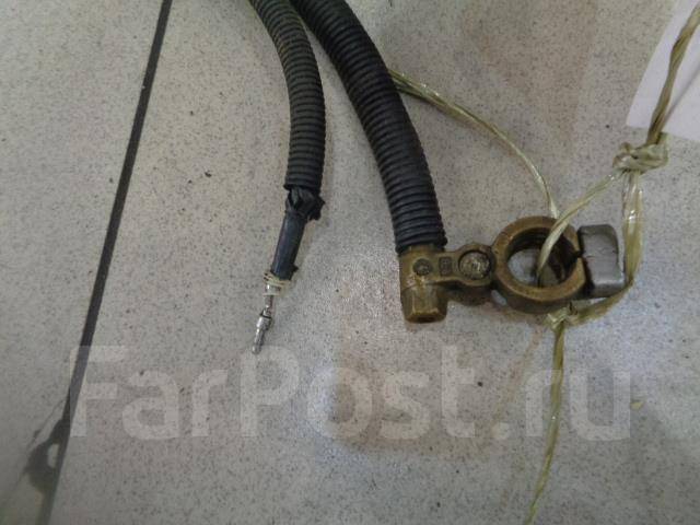 Клемма акб форд фокус 3. Клемма акб ford focus 2. Клемма акб форд. Зажим ford 2409573. Клемма аккумуляторная форд фокус 2.