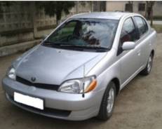 Toyota Platz. Без водителя