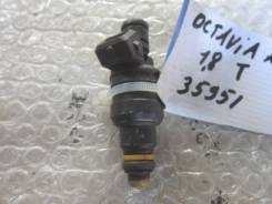 Инжектор, форсунка. Skoda Octavia, 1U2, 1U5 Volkswagen Golf, 1J1, 1J5 Volkswagen Sharan, 7M8 Volkswagen Bora, 1J2, 1J6 Seat Alhambra, 7V8 Audi S3, 8L1...