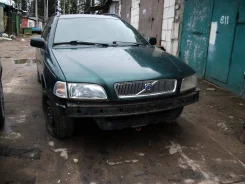 Volvo V40 ����