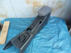 Подлокотник. Nissan Primera, P12, P12E
