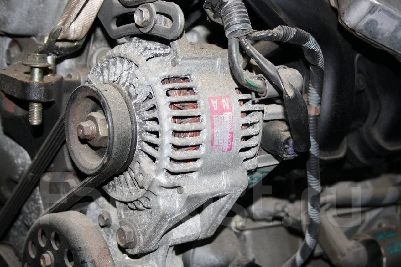 Монтаж генератора на двигатель 2с. Может ли двигатель троить из за генератора. Монтаж генератора на двигатель 2с. Щетка генератор тойота премио. Может ли двигатель троить из за генератора.