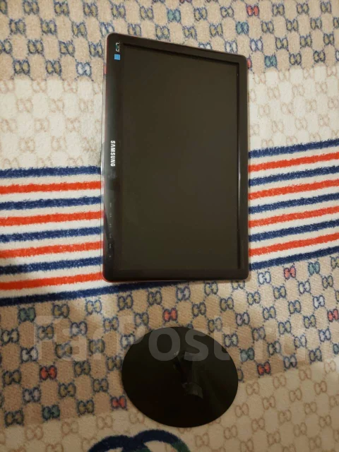 Samsung. 18.5" ����