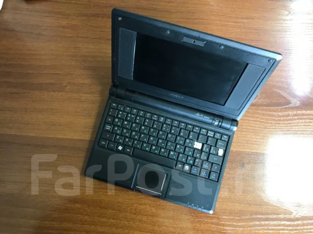 Asus Eee PC 701. 7", 1����, ��� 1024 ��, ���� 4���, WiFi: 1, ����������� �� 1��. ����