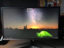 Samsung. 27.9", ���������� OLED