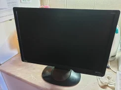 BenQ. 19" ����